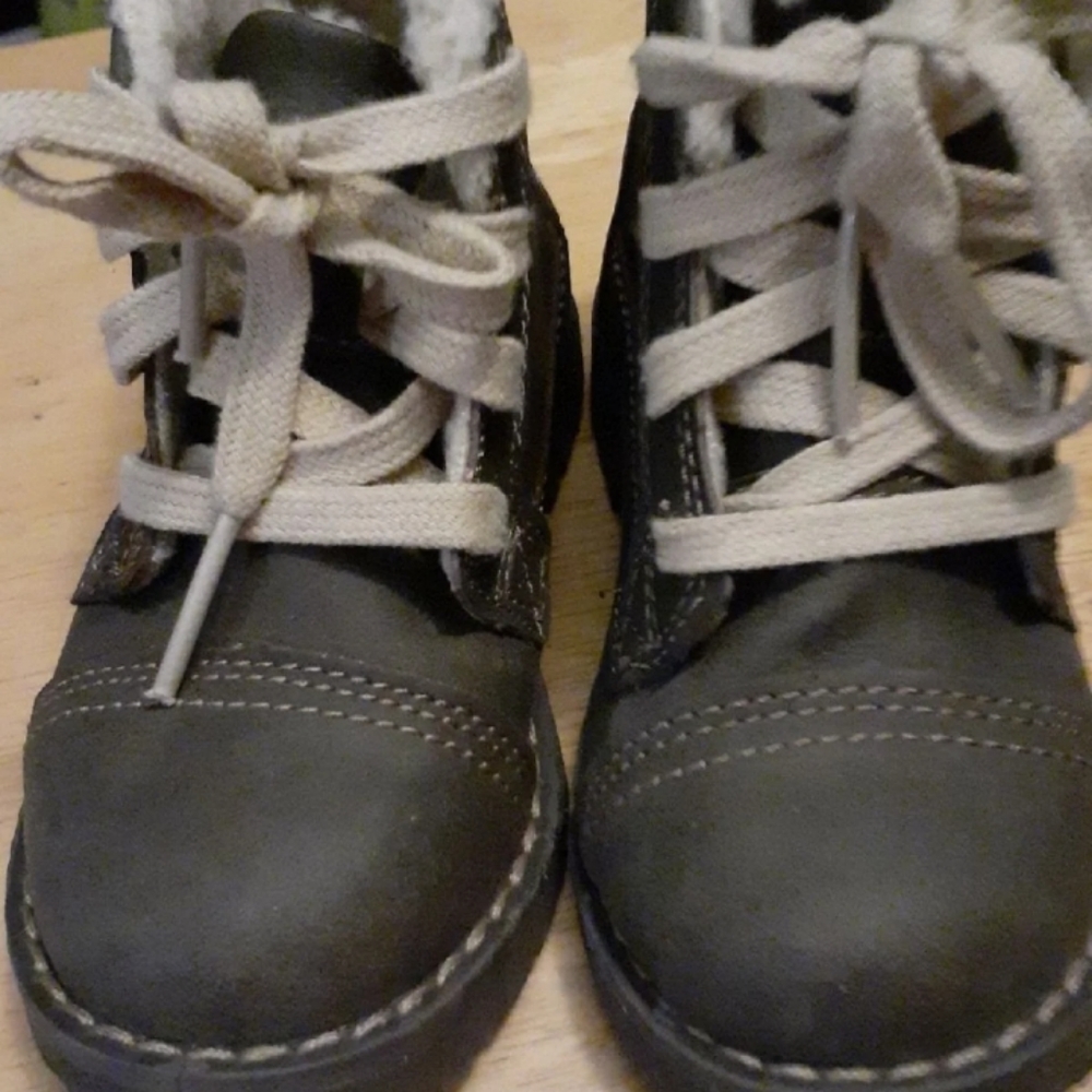 Toddler brown boots  Size 7